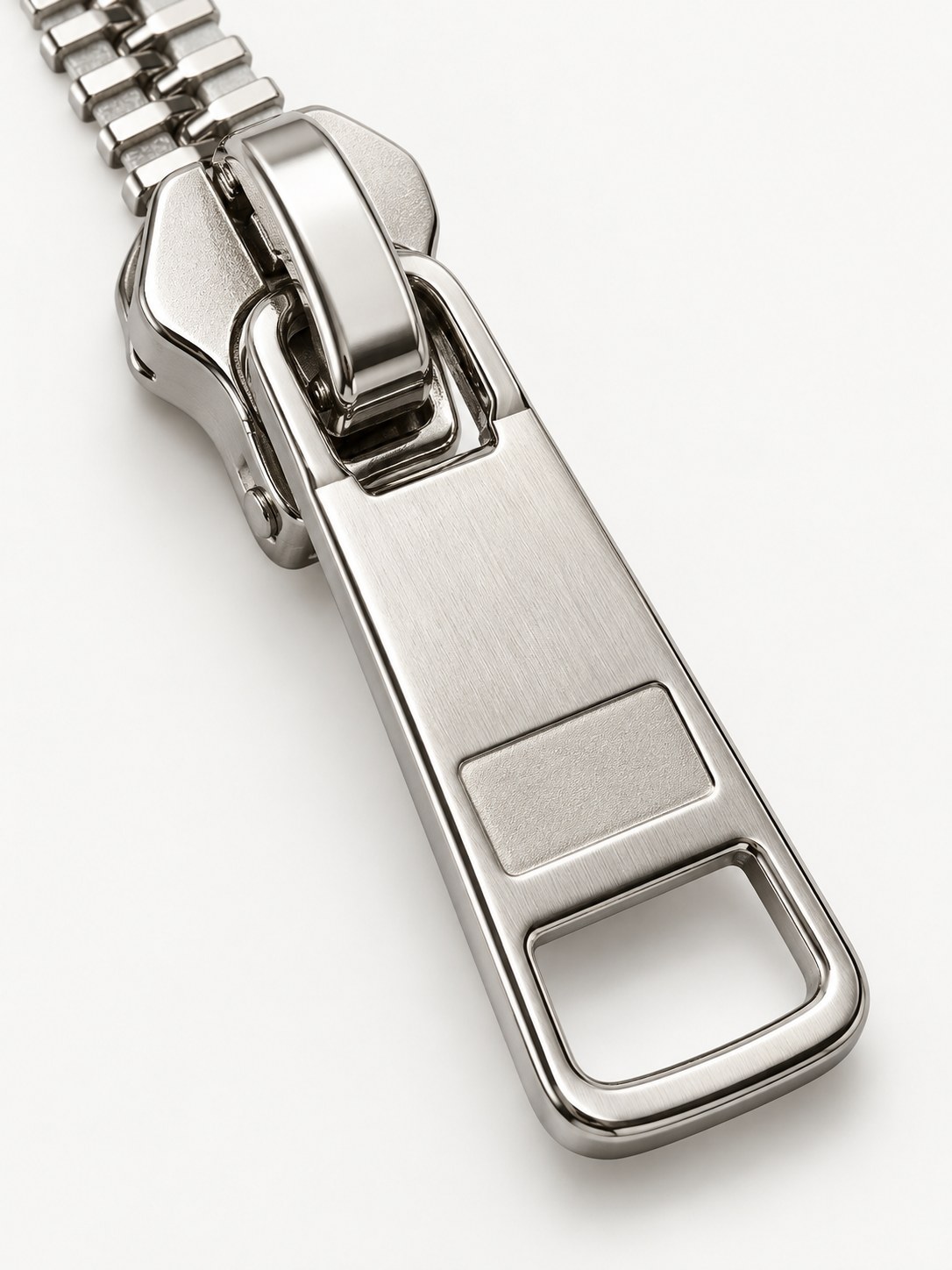 Metal zipper and technical trim detail